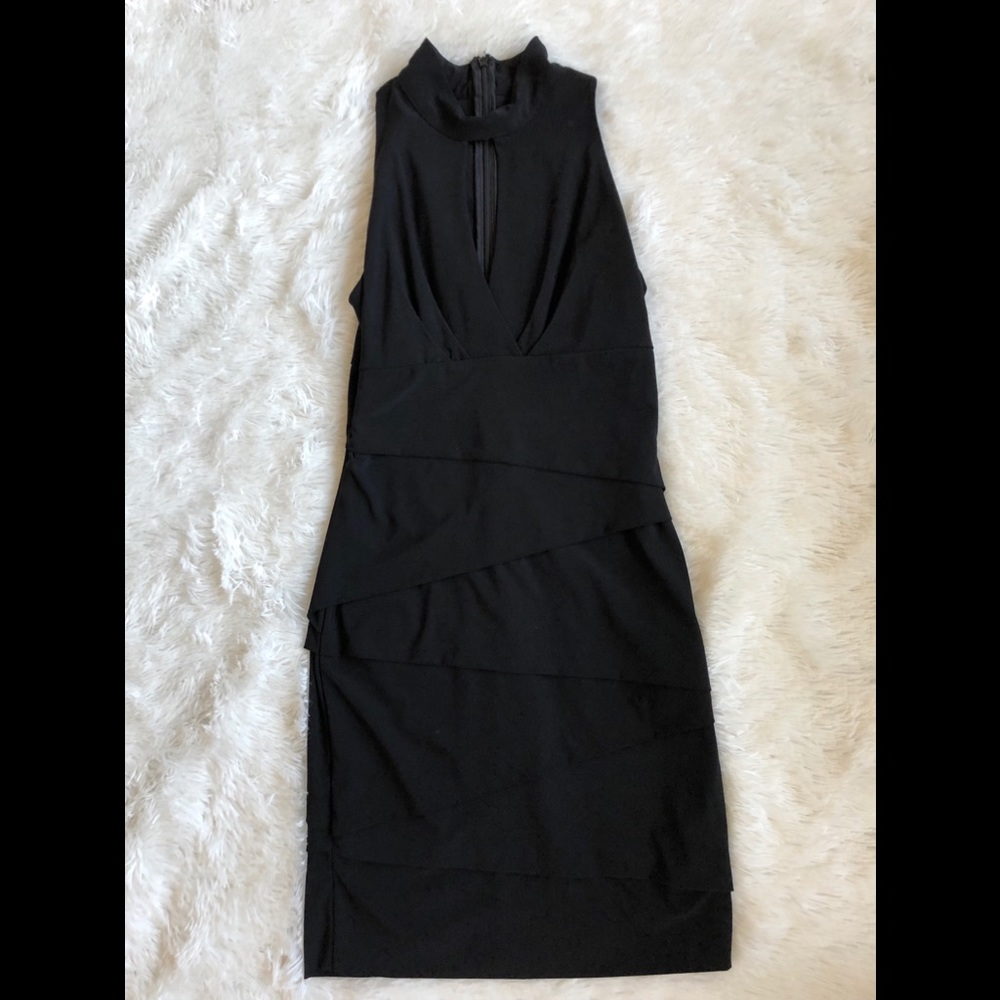 White House Black Market Slimming Keyhole Dress